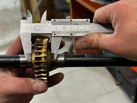 Ingranaggio Compatibile per Motozappa Motocoltivatore da 52cc a 63cc per Amc Shuster Oxford Brotek Ieto Ama Oxford Import, Ricambio Vite senza Fine per zappetta