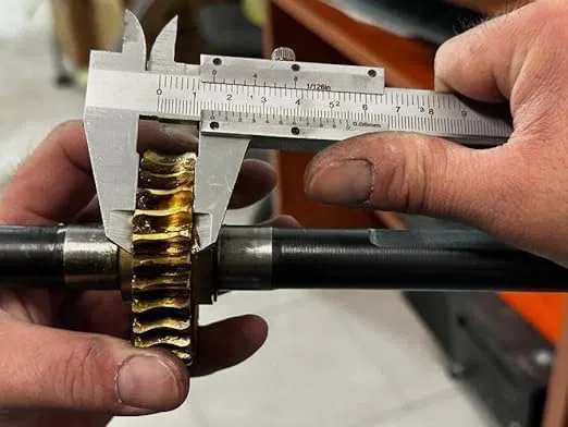 Ingranaggio Compatibile per Motozappa Motocoltivatore da 52cc a 63cc per Amc Shuster Oxford Brotek Ieto Ama Oxford Import, Ricambio Vite senza Fine per zappetta